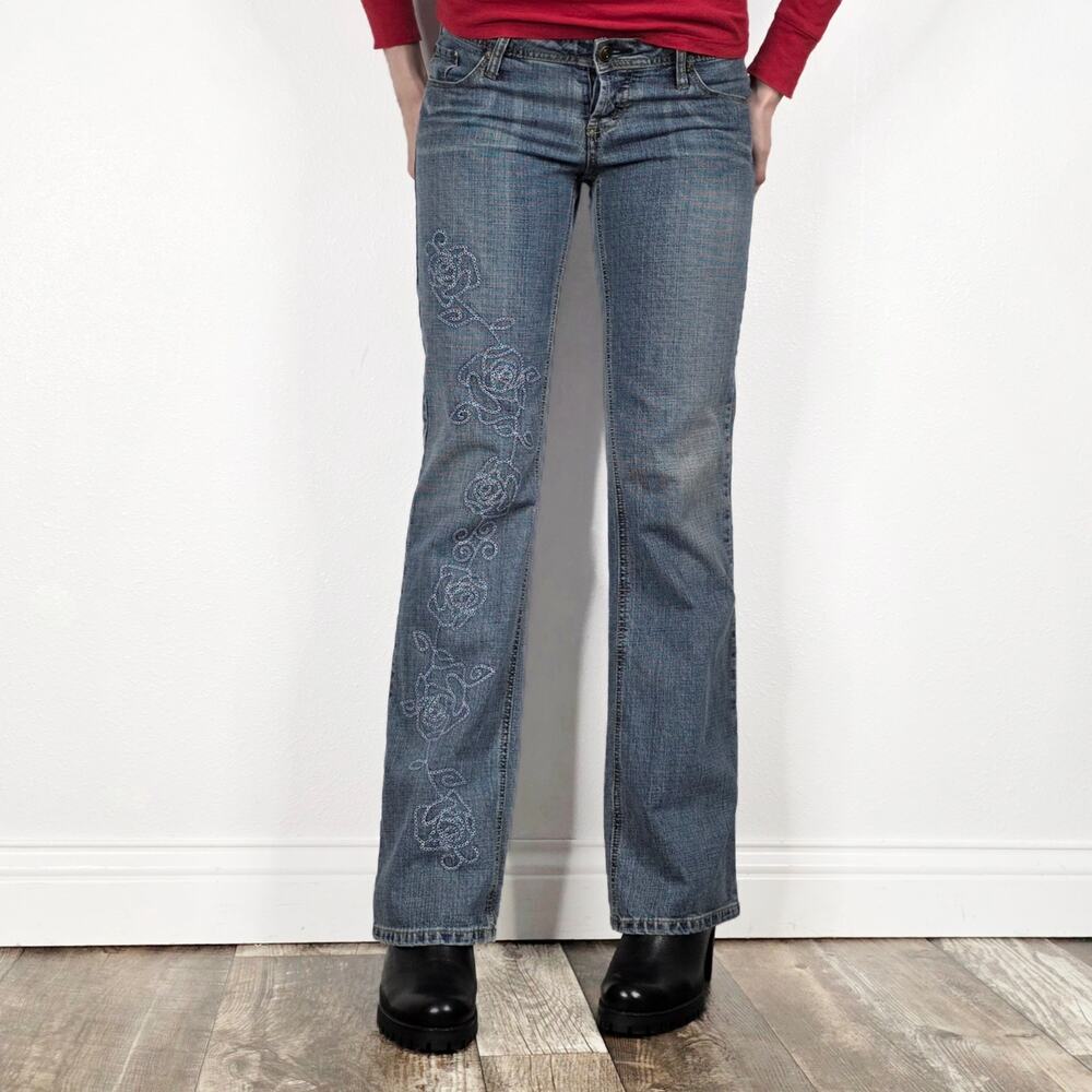 Y2K Low Rise Rose Embellished Bootcut Jeans Size 3 McBling 2000s Xhilaration